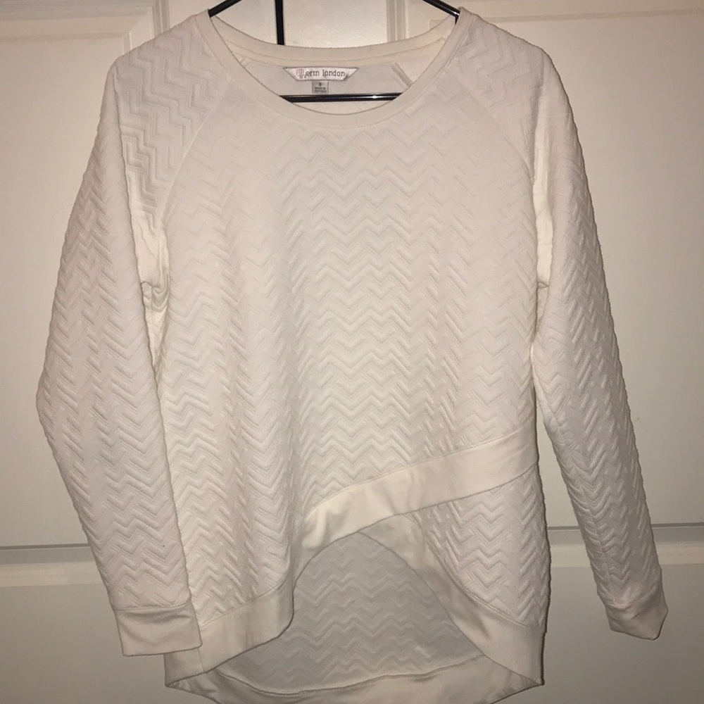 White high-low long sleeve top size small